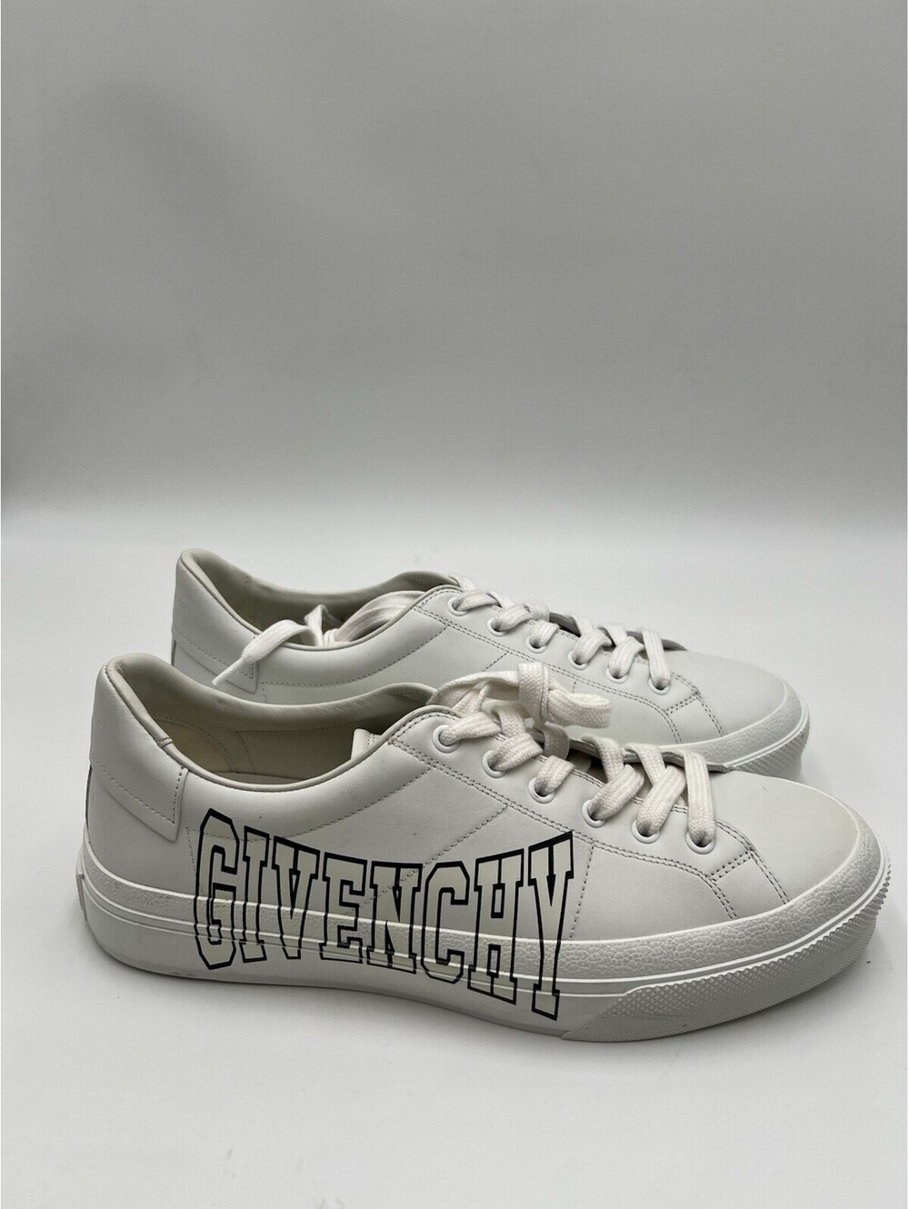 Givenchy City Sport "College Print" leather sneakers in white / black Size 41